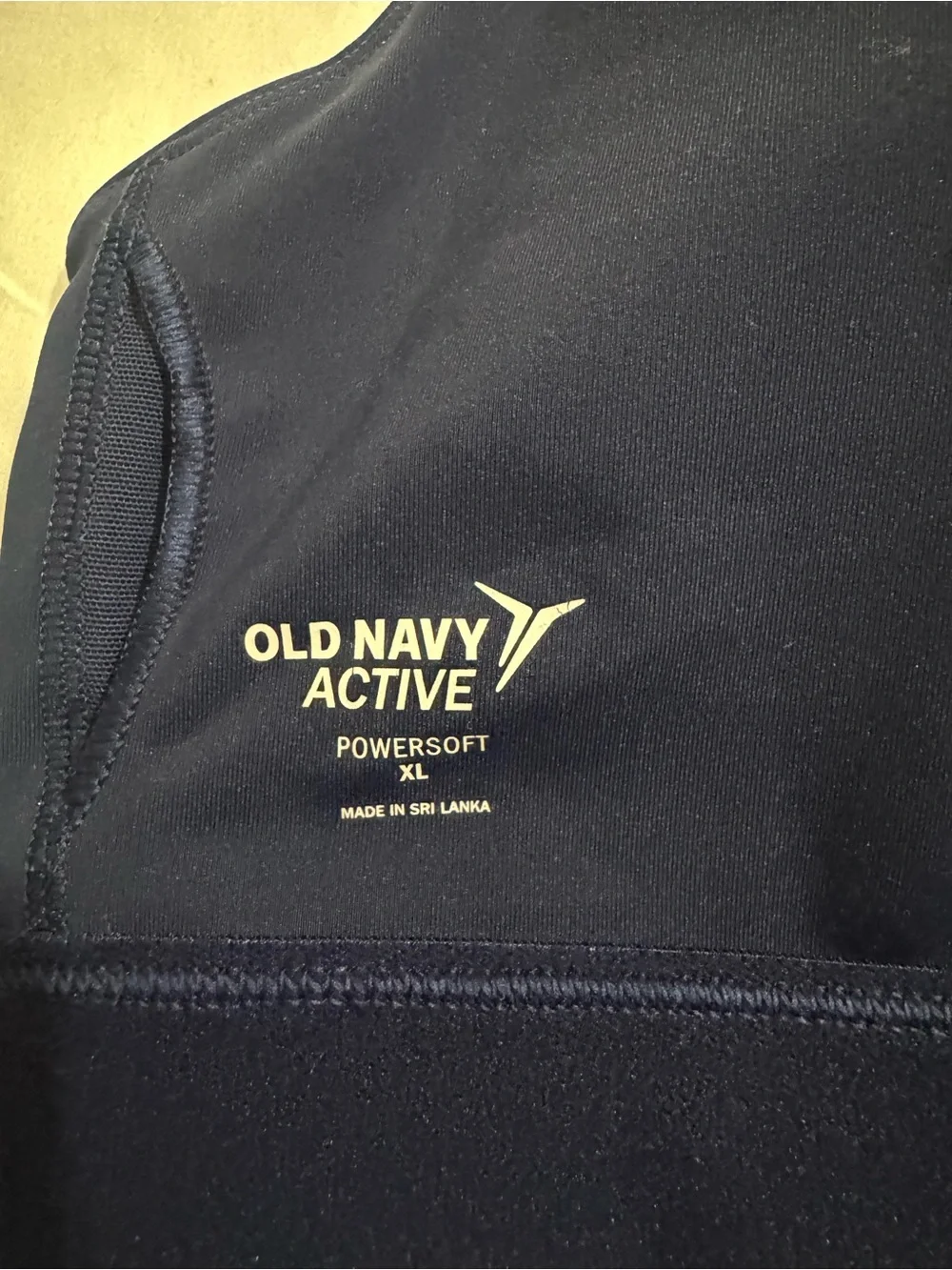 Old Navy-Women's Navy Cross-Back Sports Bra.